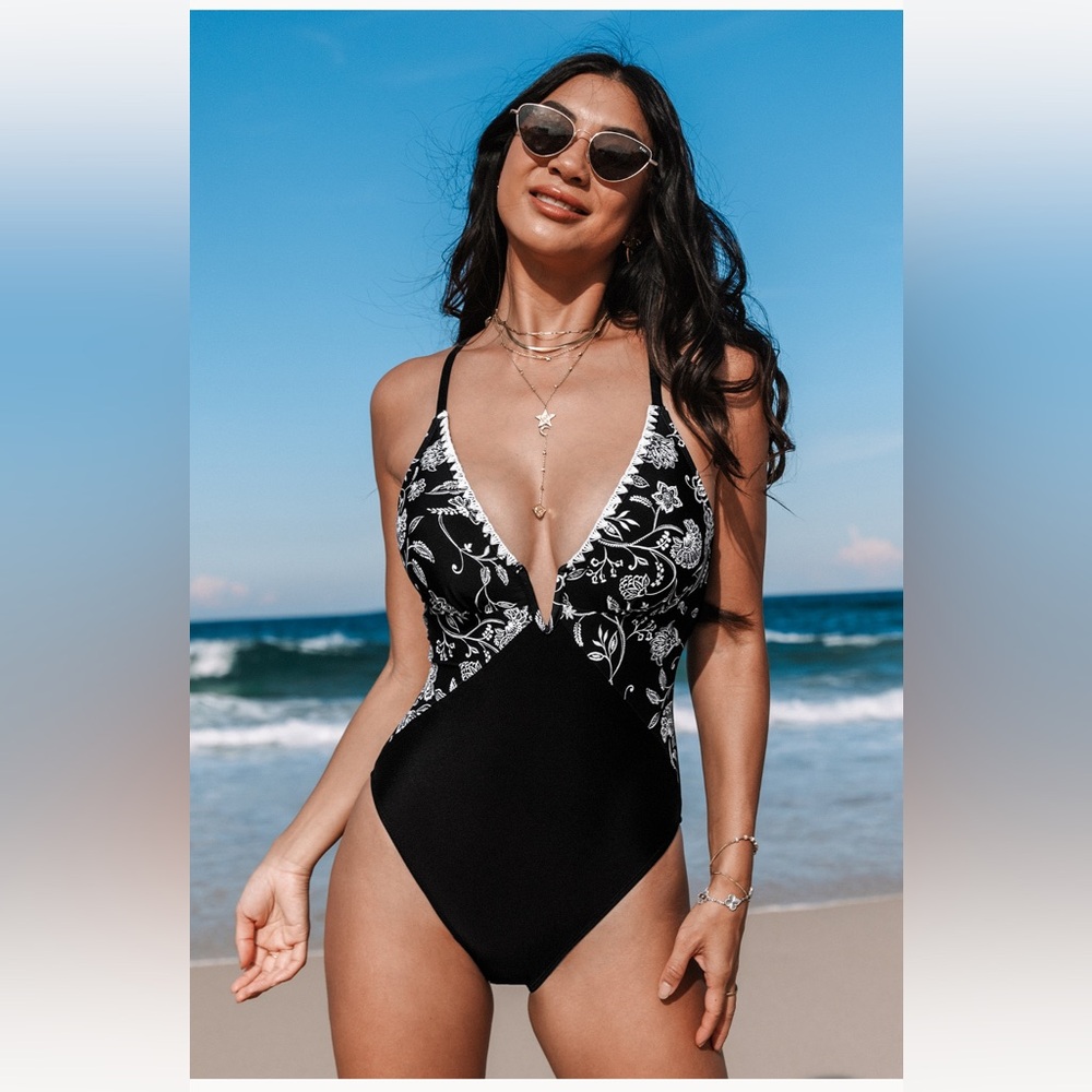 CUPSHE swim suit NWT size small
